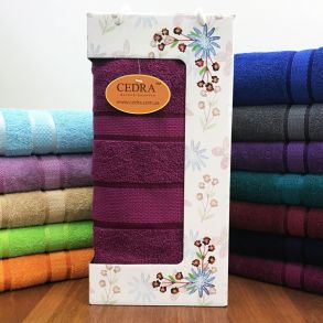 Фуксия 70х140 см 400 г/м2 подарочное полотенце в коробке