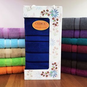 Синее 70х140 см 400 г/м2 подарочное полотенце в коробке