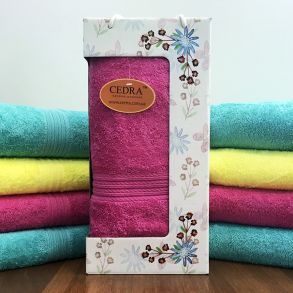 Розовое 70х140 см 430 г/м2 подарочное полотенце в коробке